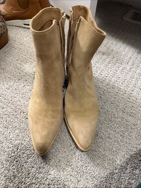 Dolce Vita Women's Pointed Toe Suede Ankle Boots - Tan